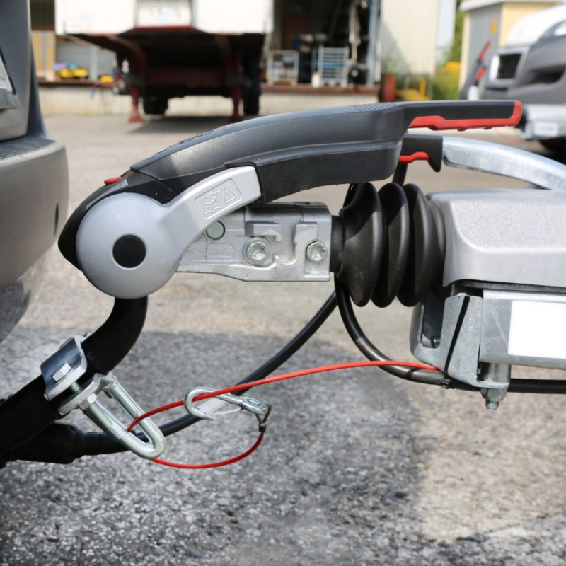 moog Trailerparts Sicherungsschelle mit Öse für Abreißseil
